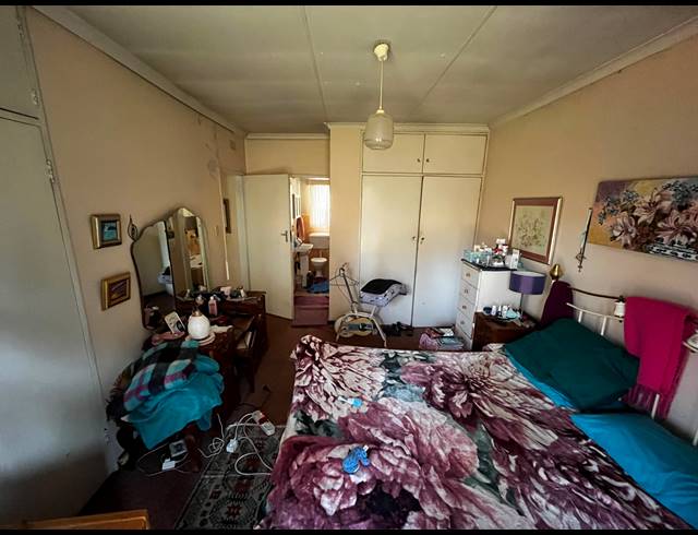 3 BEDROOM HOUSE FOR SALE IN DERSLEY